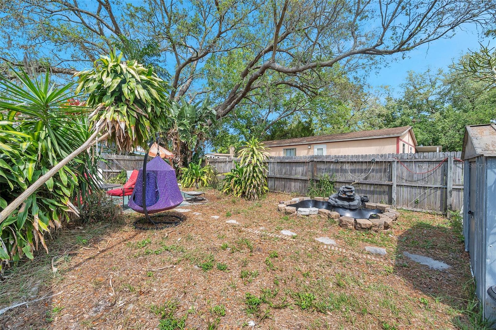 Listing photo id 10 for 8844 Mike Street