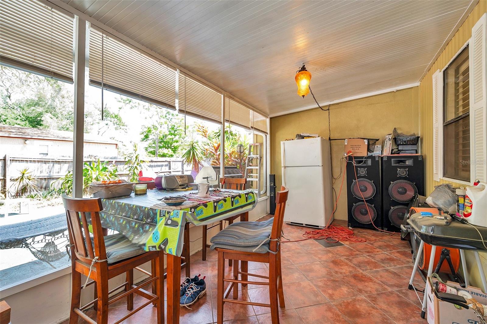 Listing photo id 12 for 8844 Mike Street