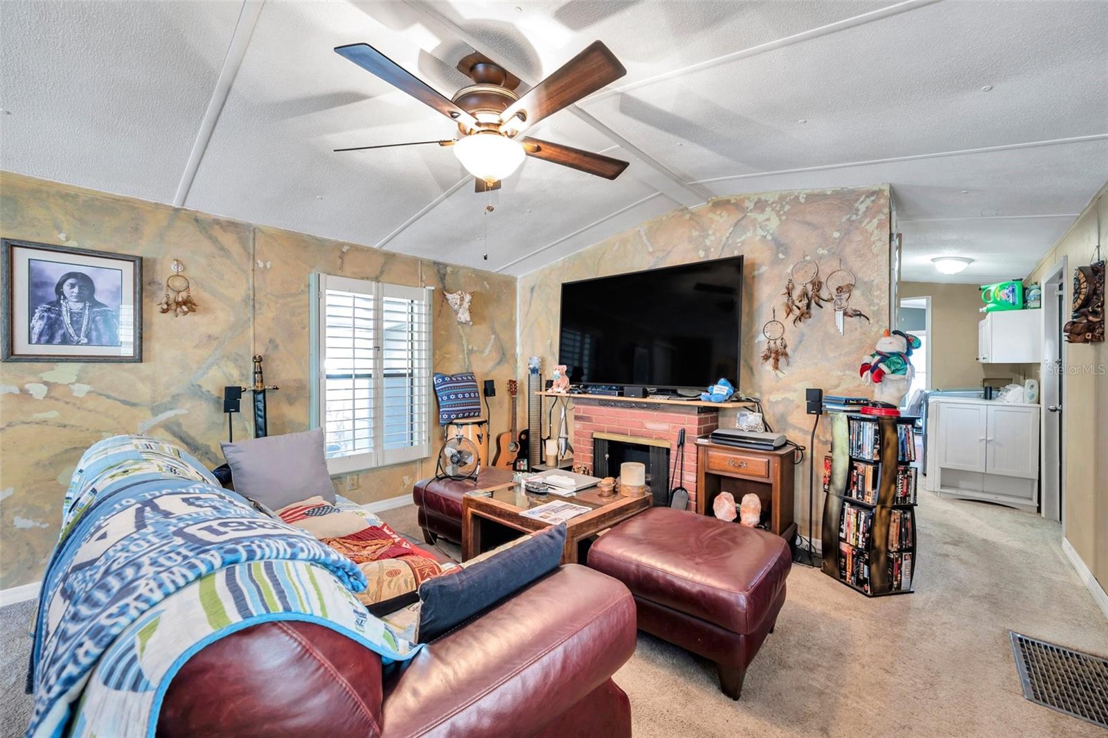 Listing photo id 20 for 8844 Mike Street