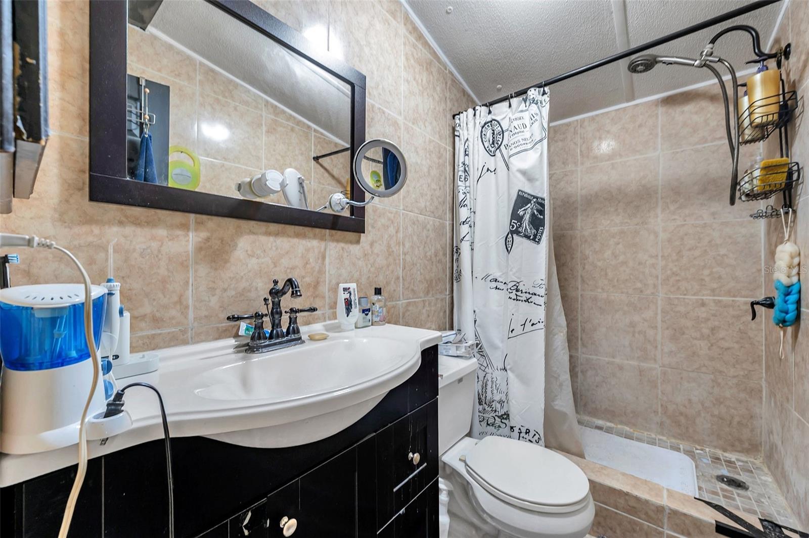 Listing photo id 24 for 8844 Mike Street