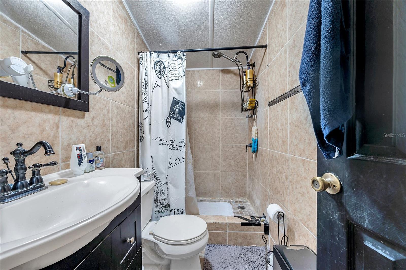 Listing photo id 26 for 8844 Mike Street