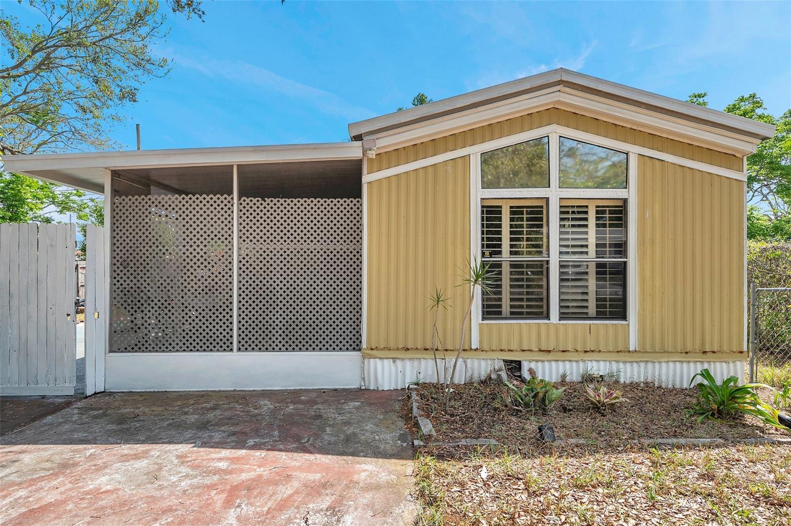Listing photo id 1 for 8844 Mike Street