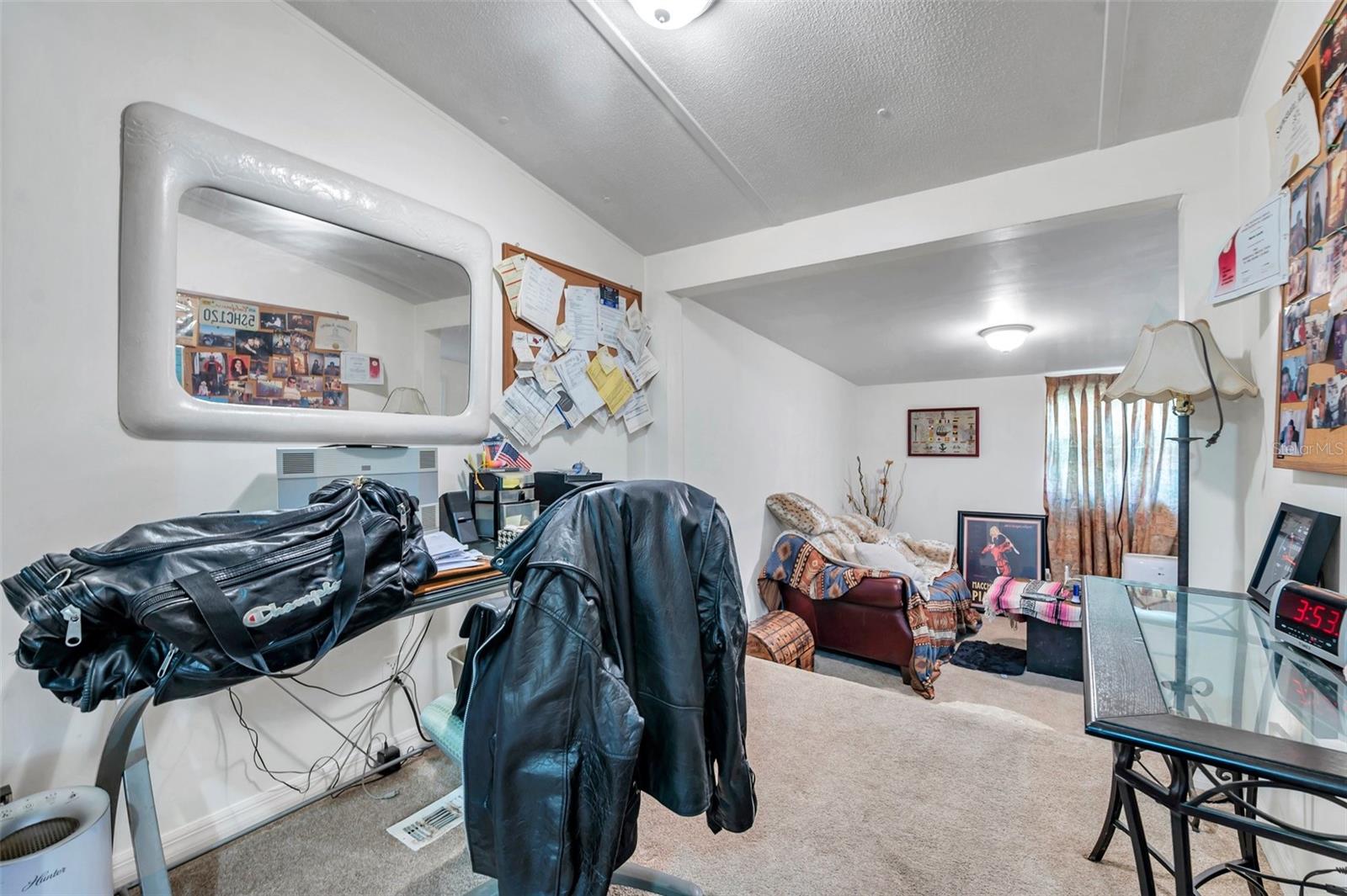 Listing photo id 29 for 8844 Mike Street