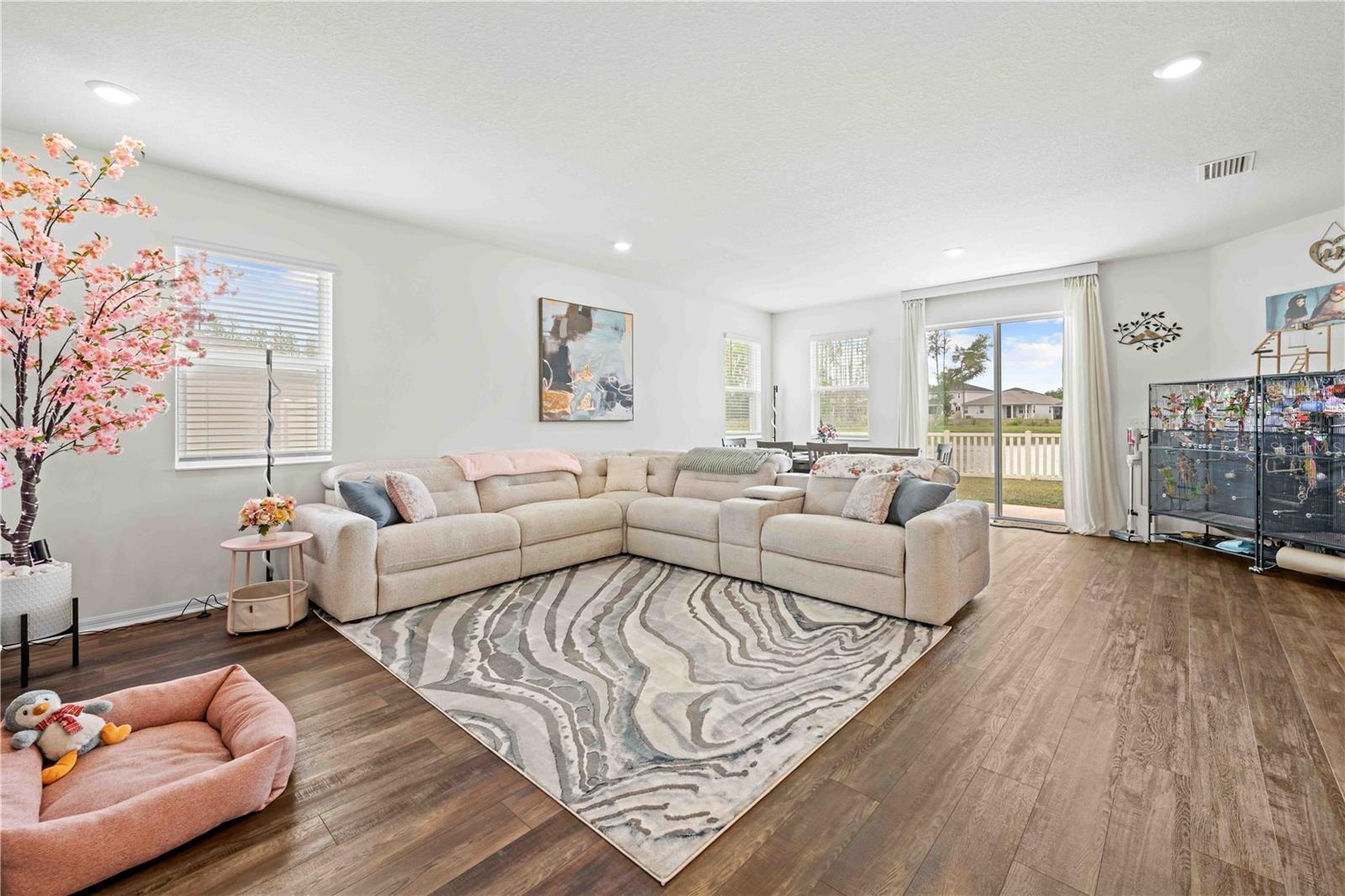 Image 24 of 39 For 37587 Mackenzie Drive