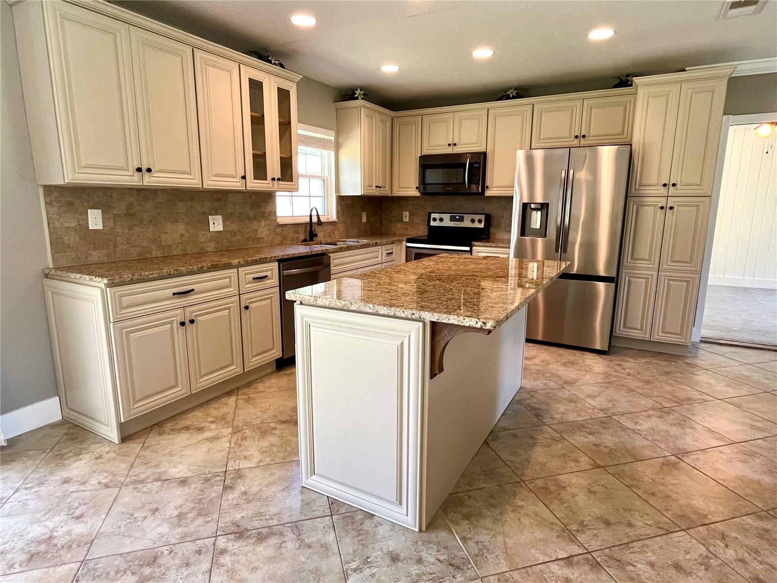 Image 10 of 62 For 4310 Lithia Pinecrest Road
