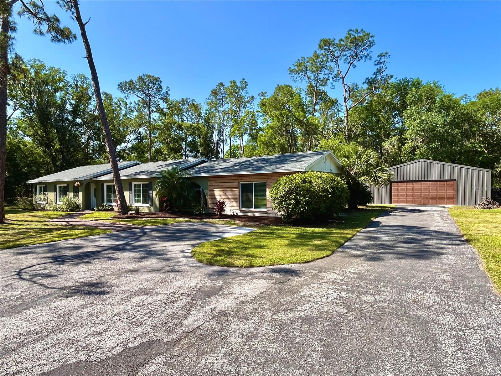 Image 2 of 62 For 4310 Lithia Pinecrest Road