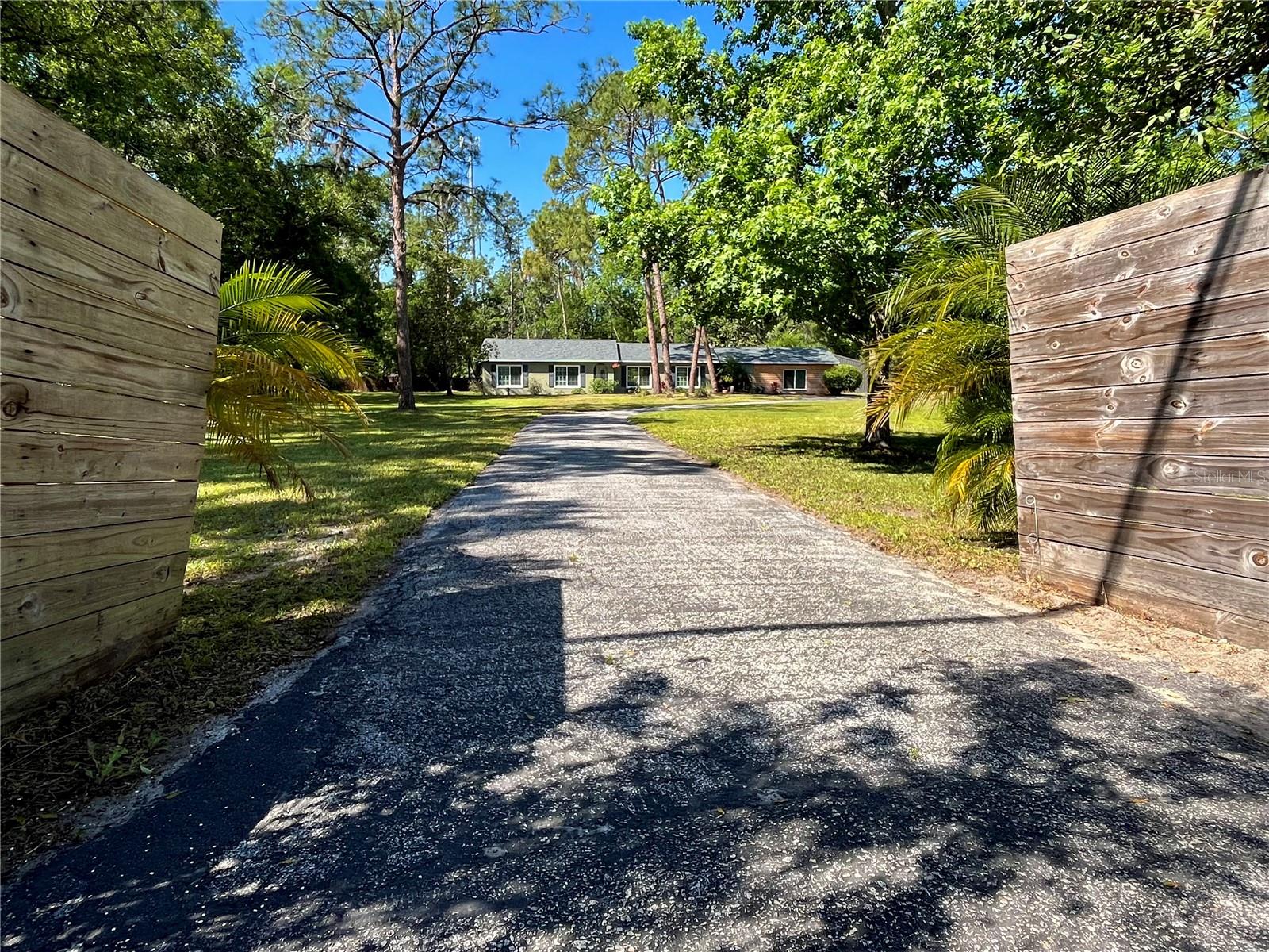 Image 43 of 62 For 4310 Lithia Pinecrest Road