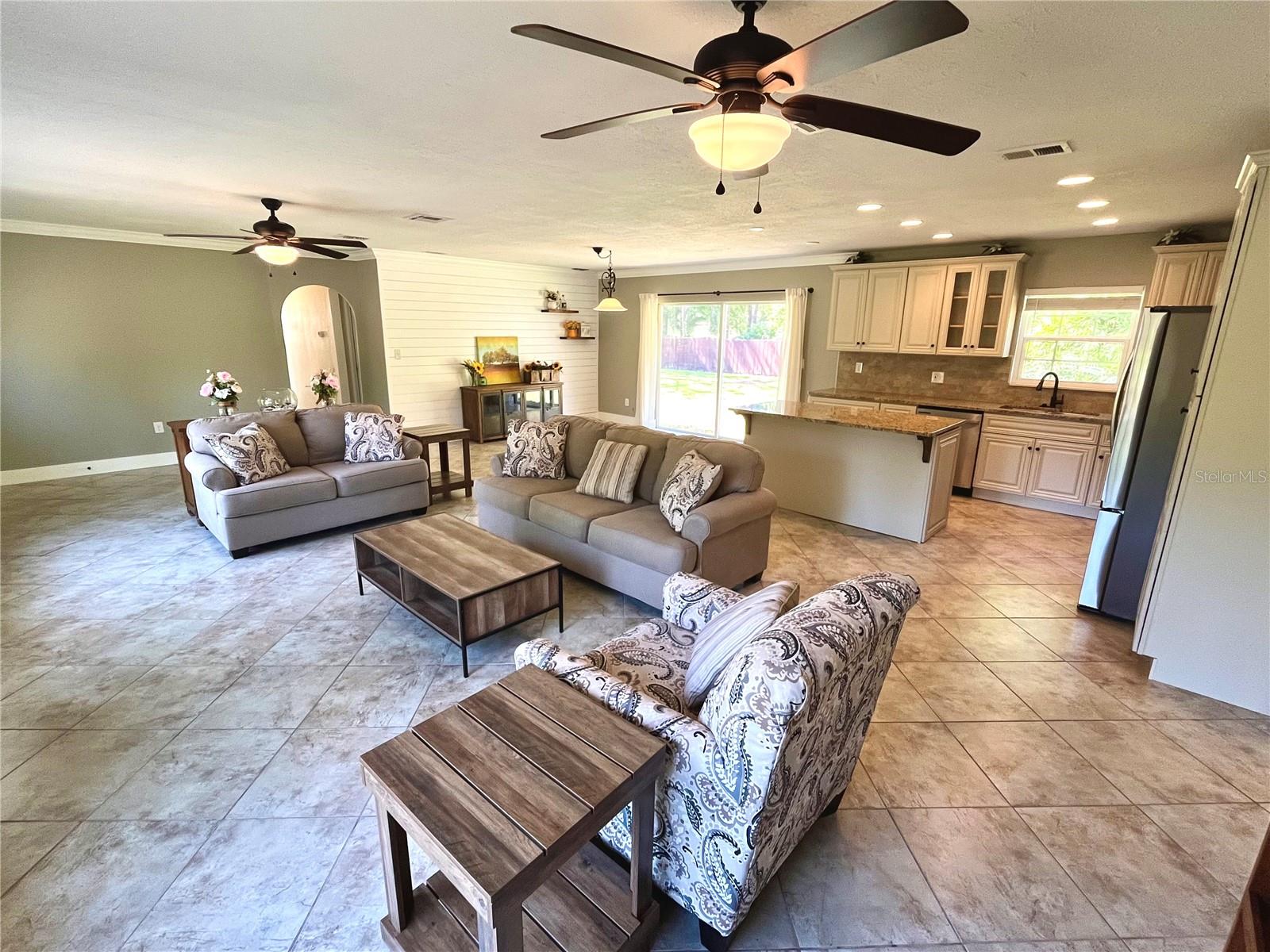 Image 9 of 62 For 4310 Lithia Pinecrest Road
