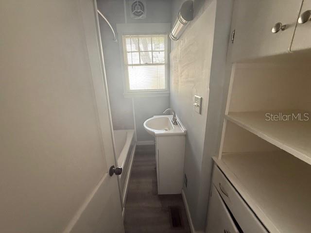 Image 9 of 14 For 3303 Barcelona Street 3