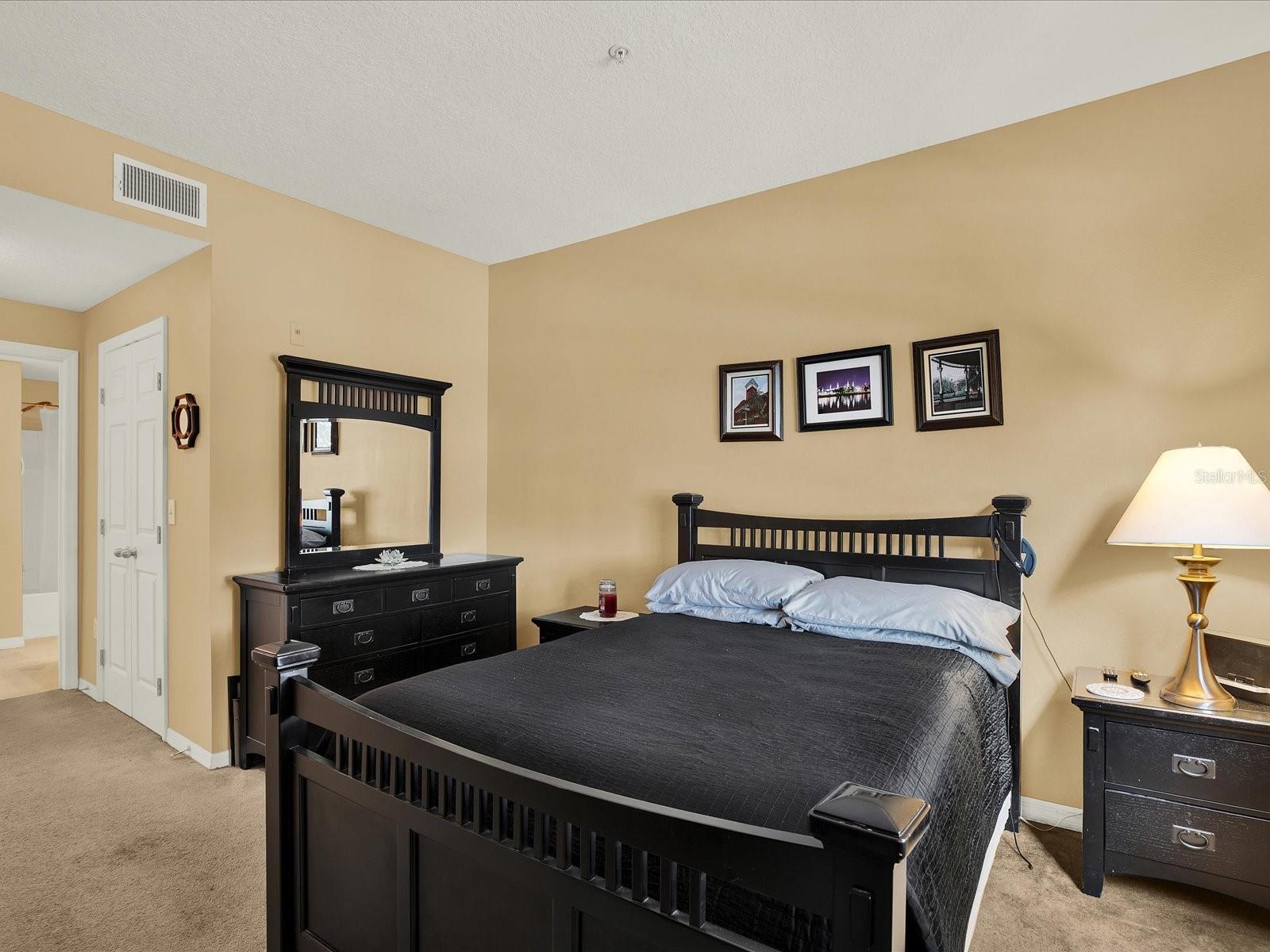 Listing photo id 9 for 1910 Palm Avenue 11216