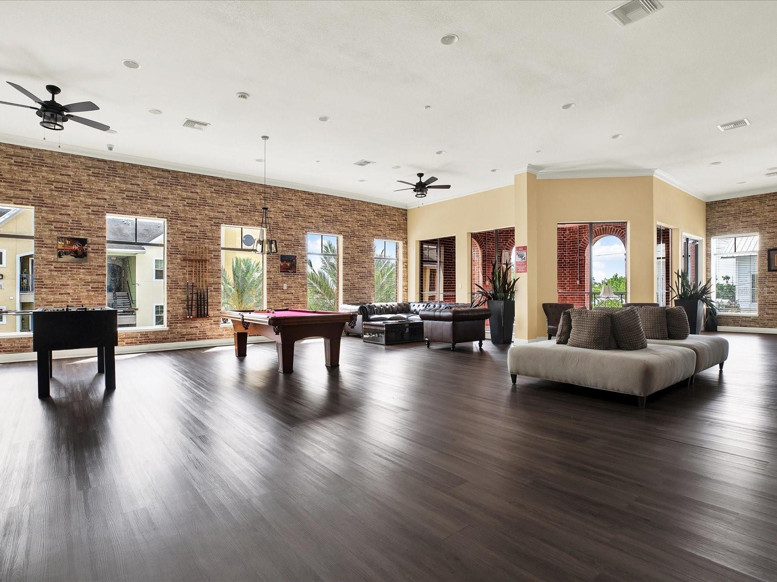 Listing photo id 16 for 1910 Palm Avenue 11216