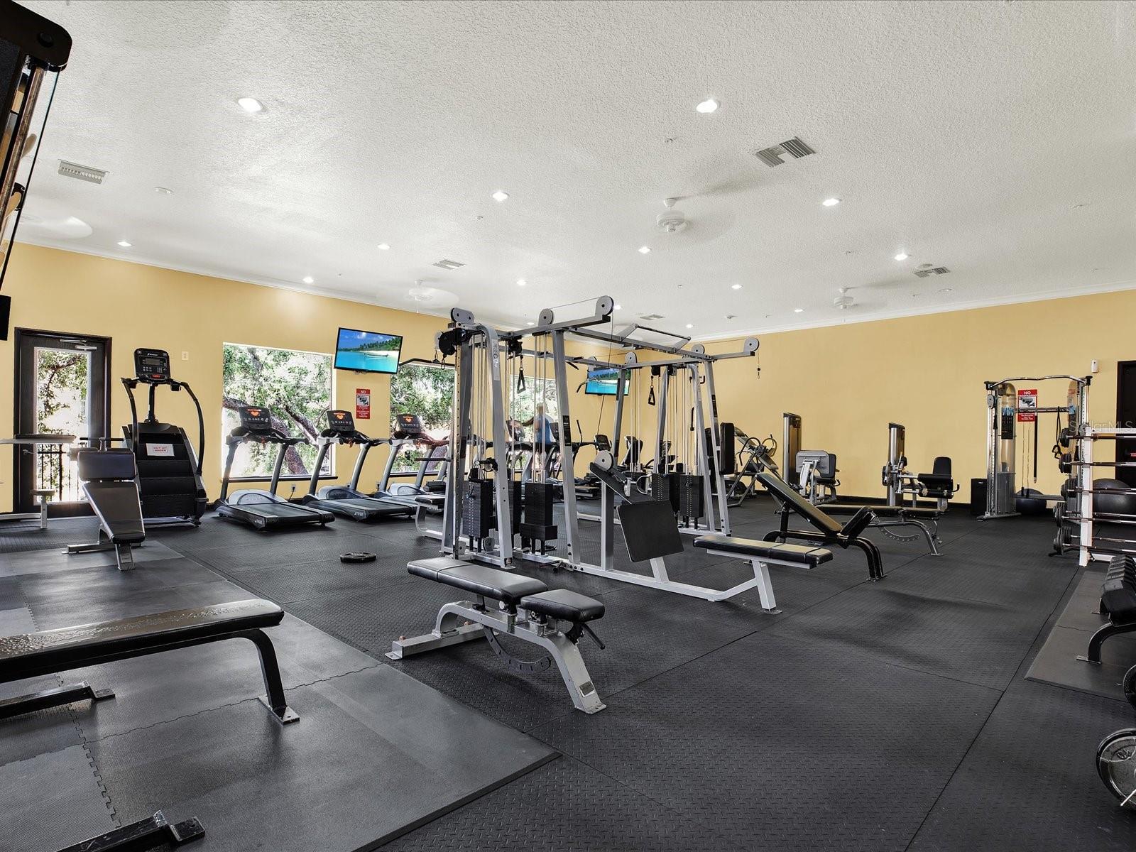 Listing photo id 17 for 1910 Palm Avenue 11216