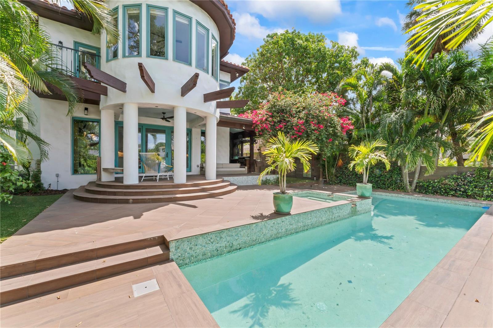 Image 3 of 99 For 90 Bahama Circle