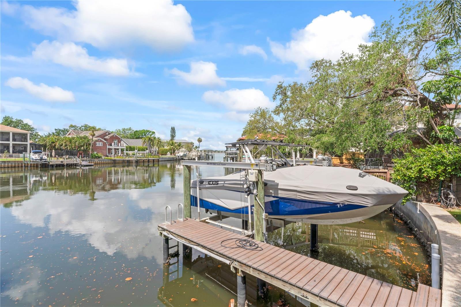 Image 4 of 99 For 90 Bahama Circle