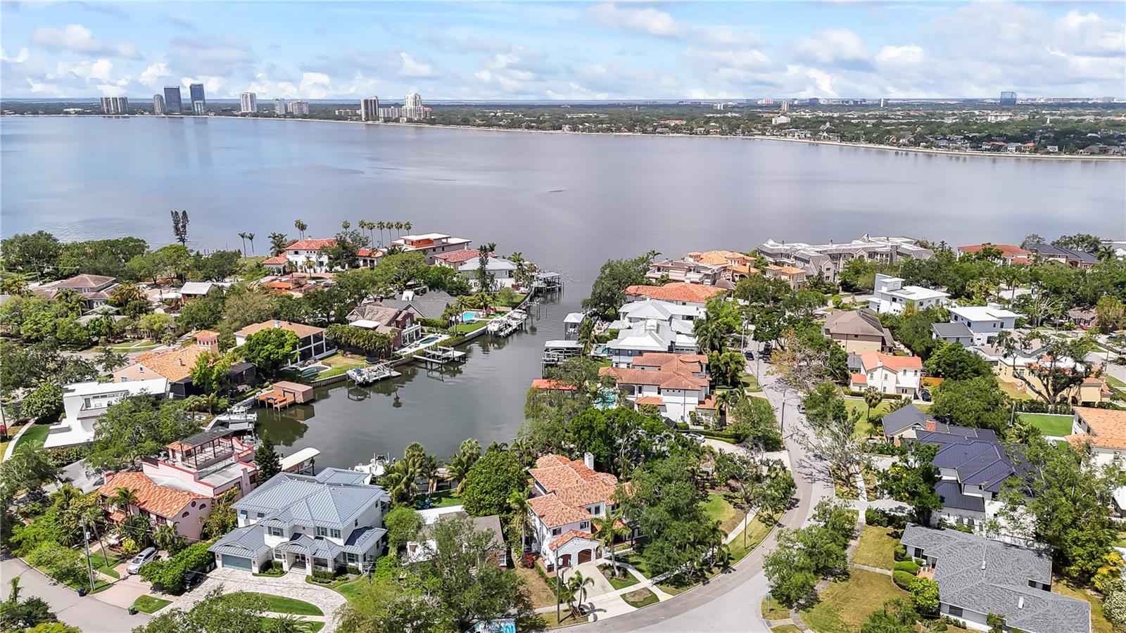 Image 5 of 99 For 90 Bahama Circle