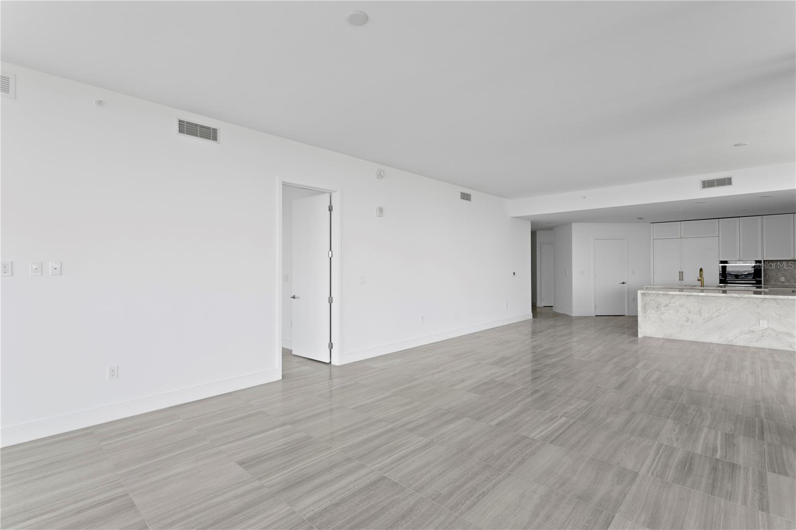 Image 18 of 91 For 2912 Santiago Street 1401
