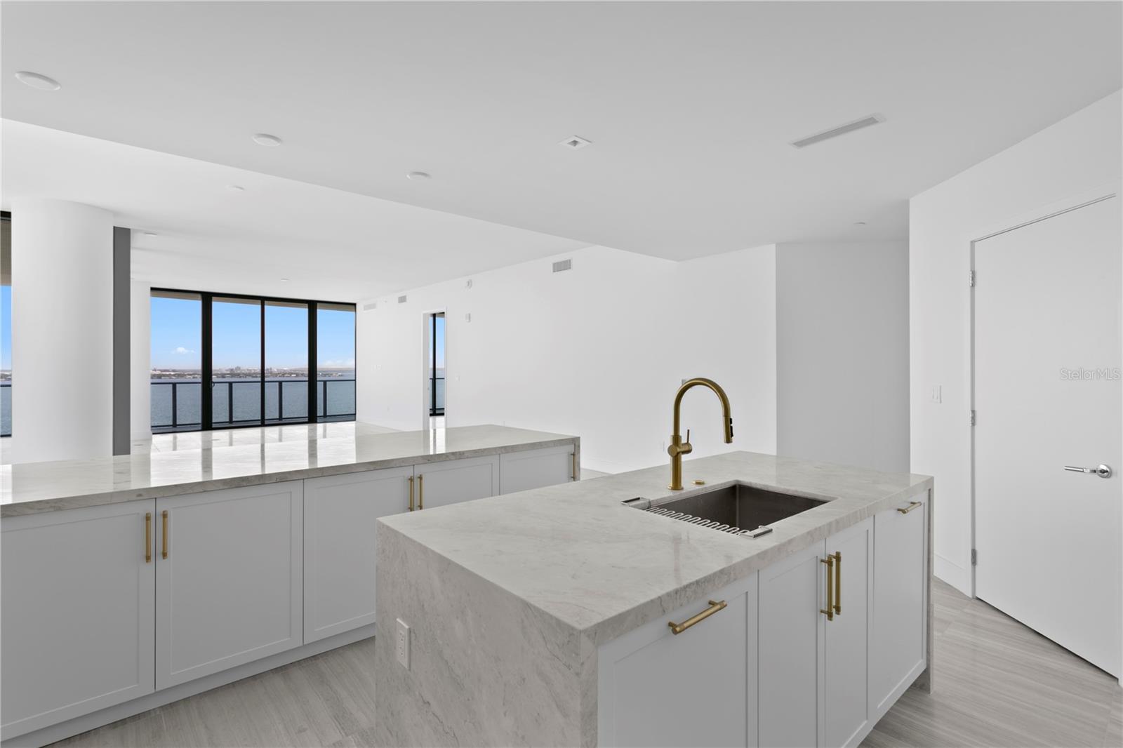 Image 27 of 91 For 2912 Santiago Street 1401
