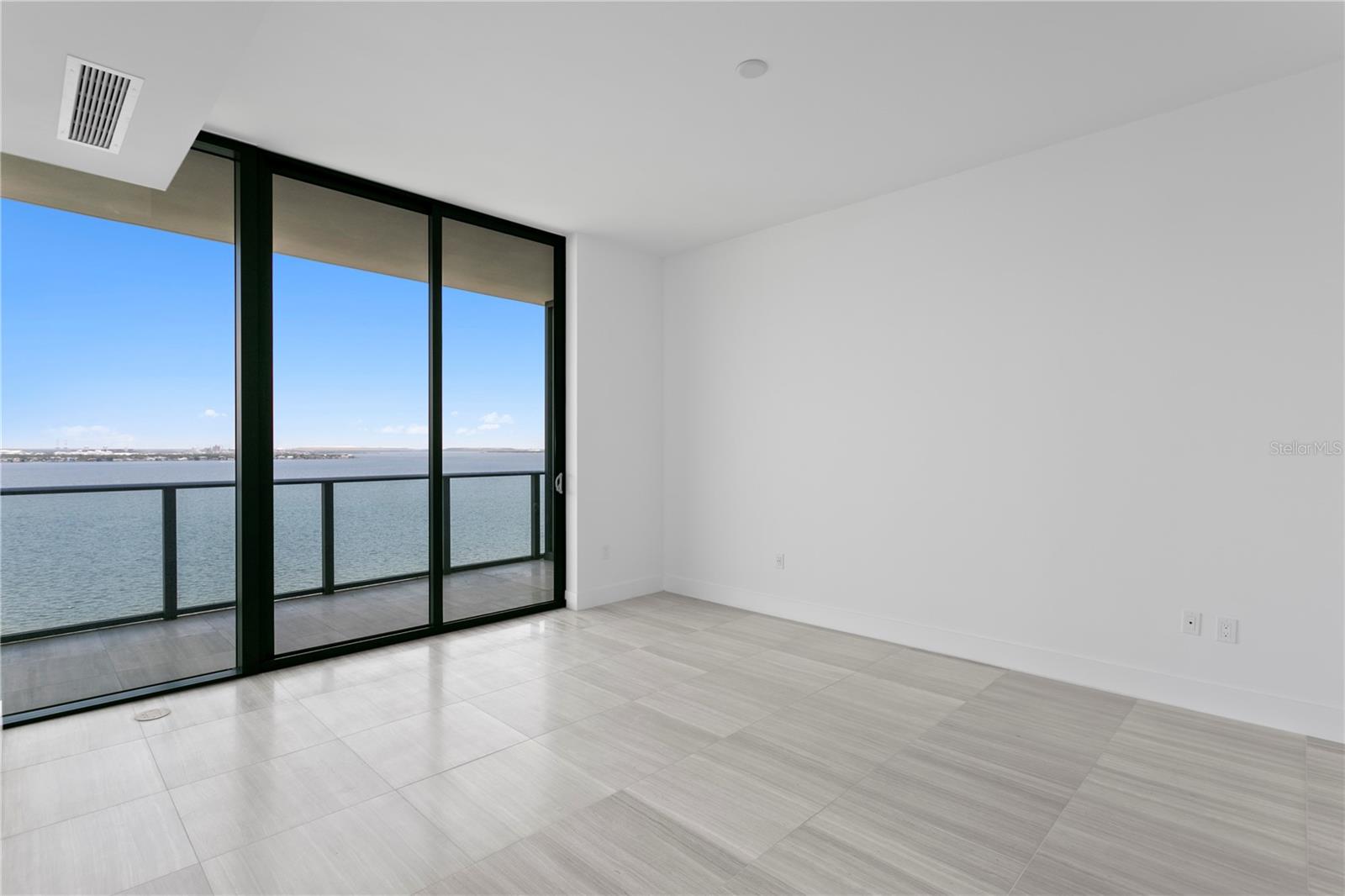Image 30 of 91 For 2912 Santiago Street 1401
