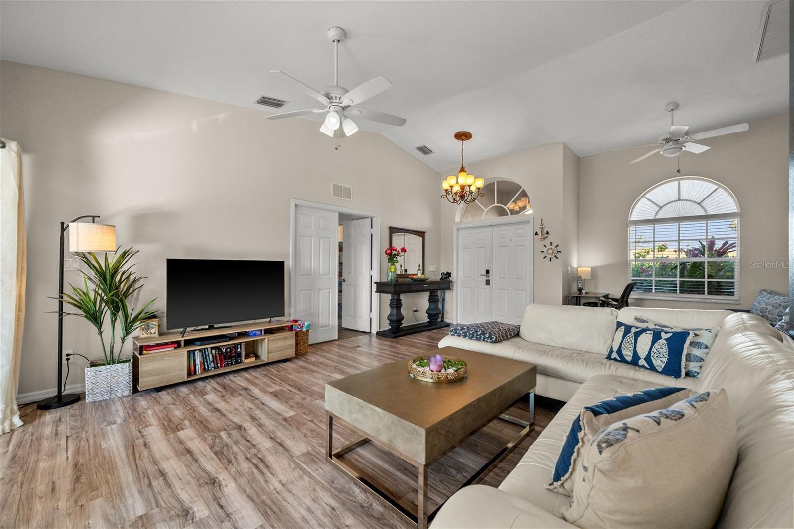 Image 12 of 37 For 7288 Castleberry Terrace