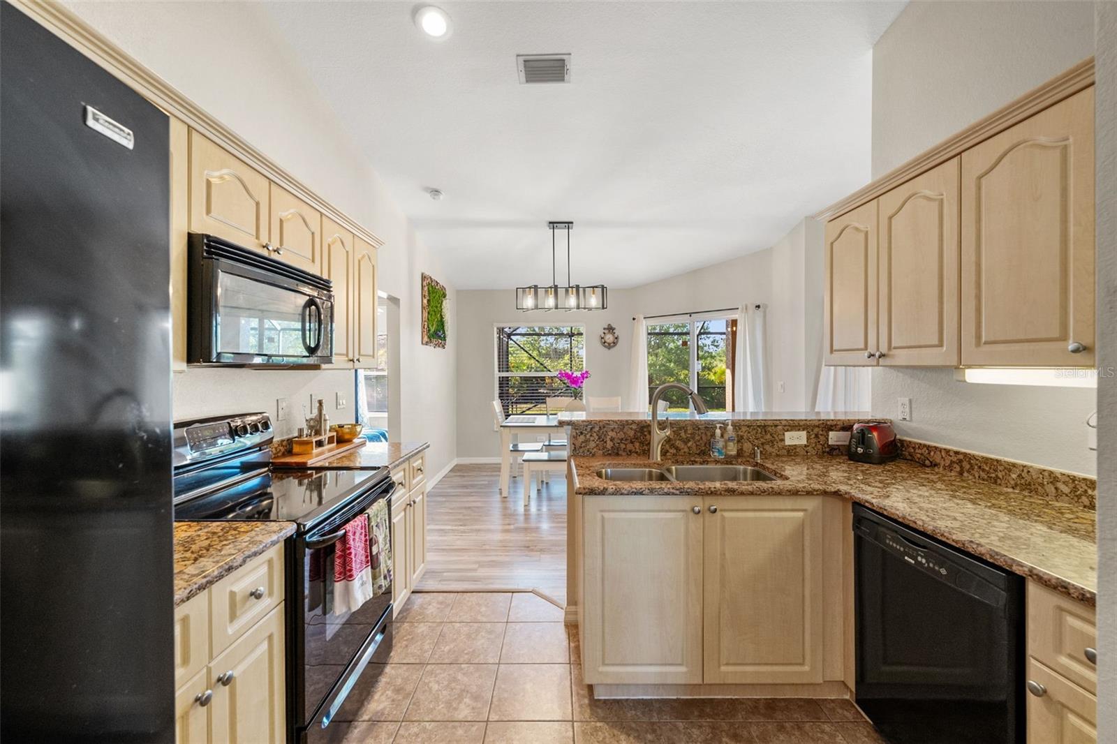 Image 18 of 37 For 7288 Castleberry Terrace