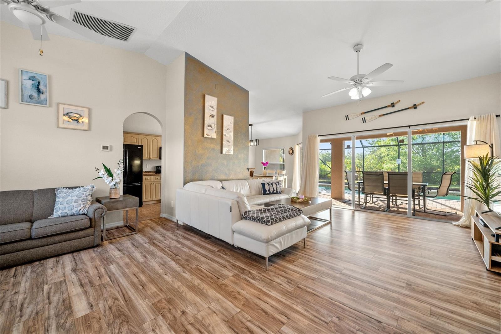 Image 5 of 37 For 7288 Castleberry Terrace