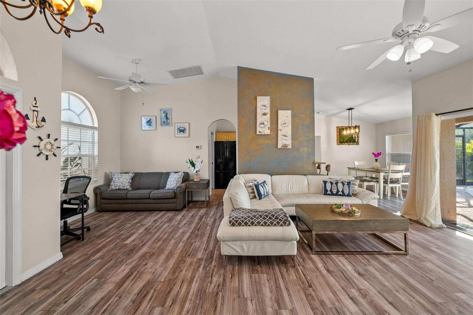 Image 6 of 37 For 7288 Castleberry Terrace