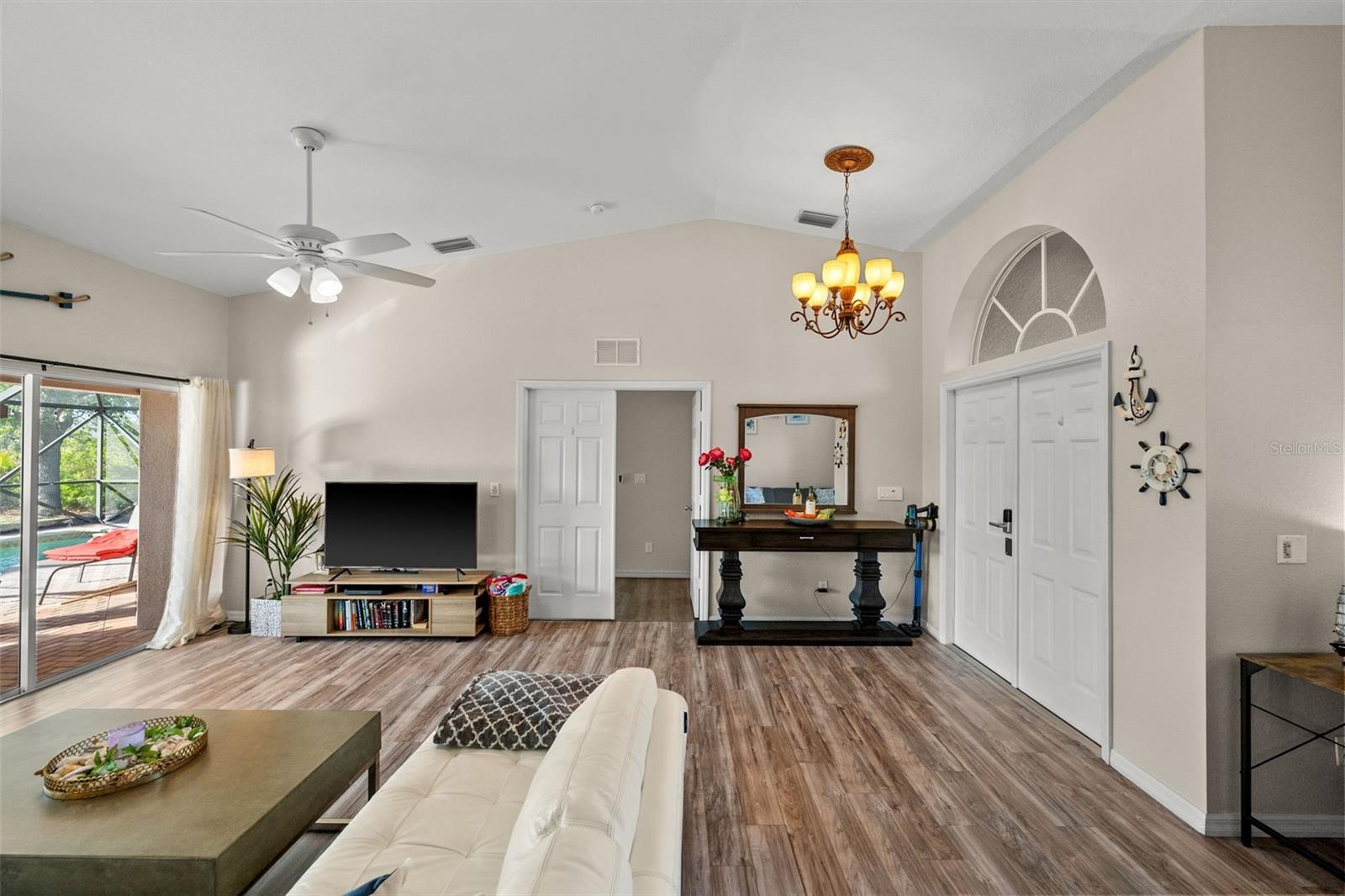 Image 8 of 37 For 7288 Castleberry Terrace