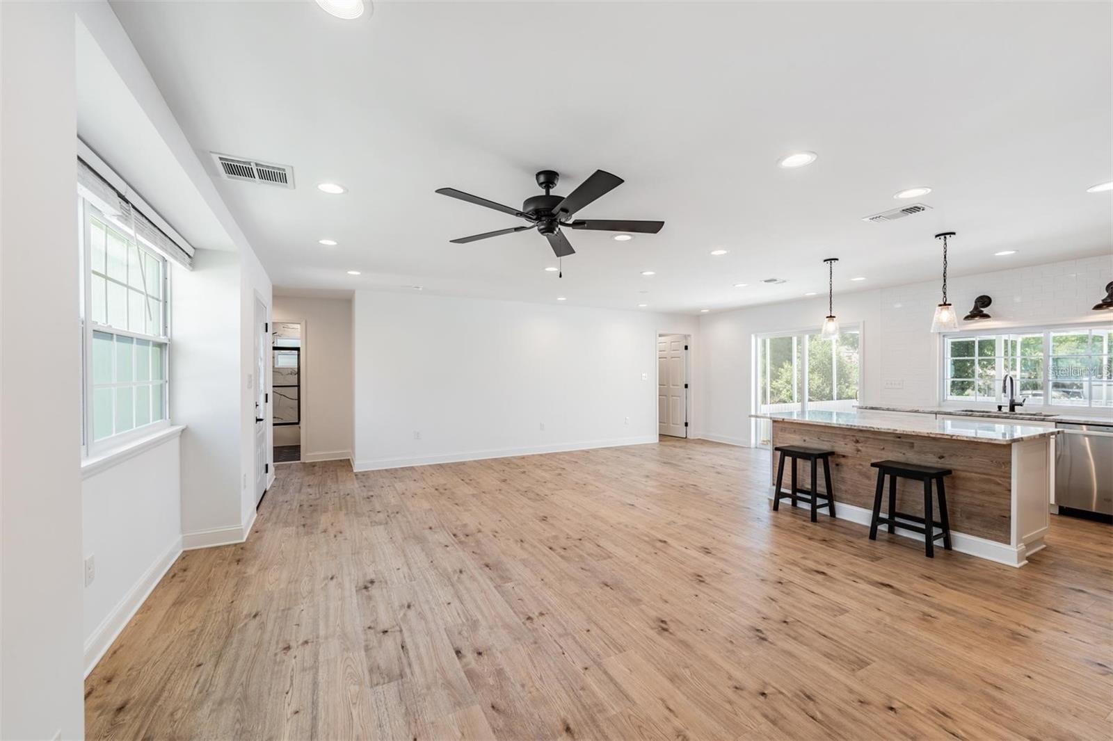 Image 4 of 14 For 4307 Woodfield Avenue