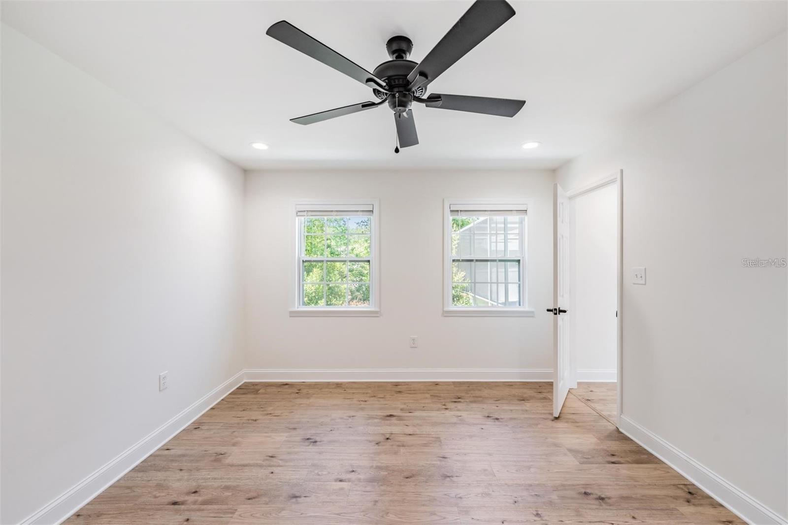 Image 8 of 14 For 4307 Woodfield Avenue