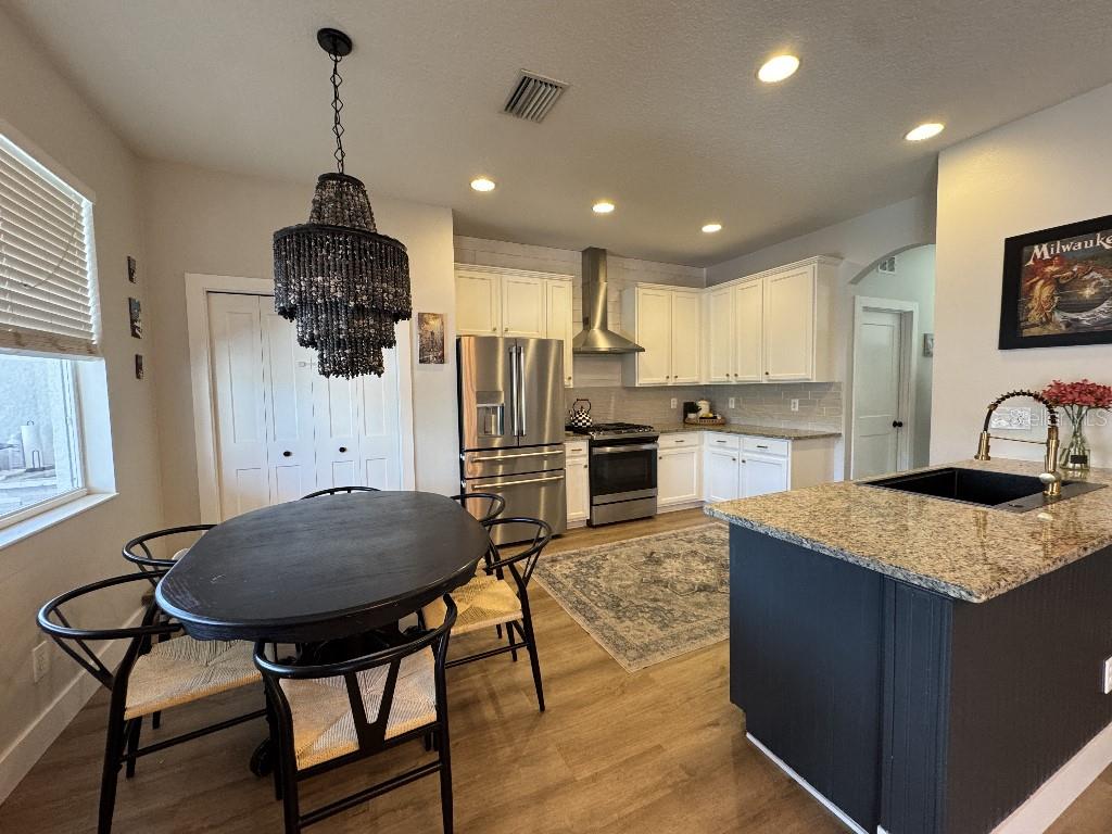 Image 7 of 22 For 15207 Searobbin Drive