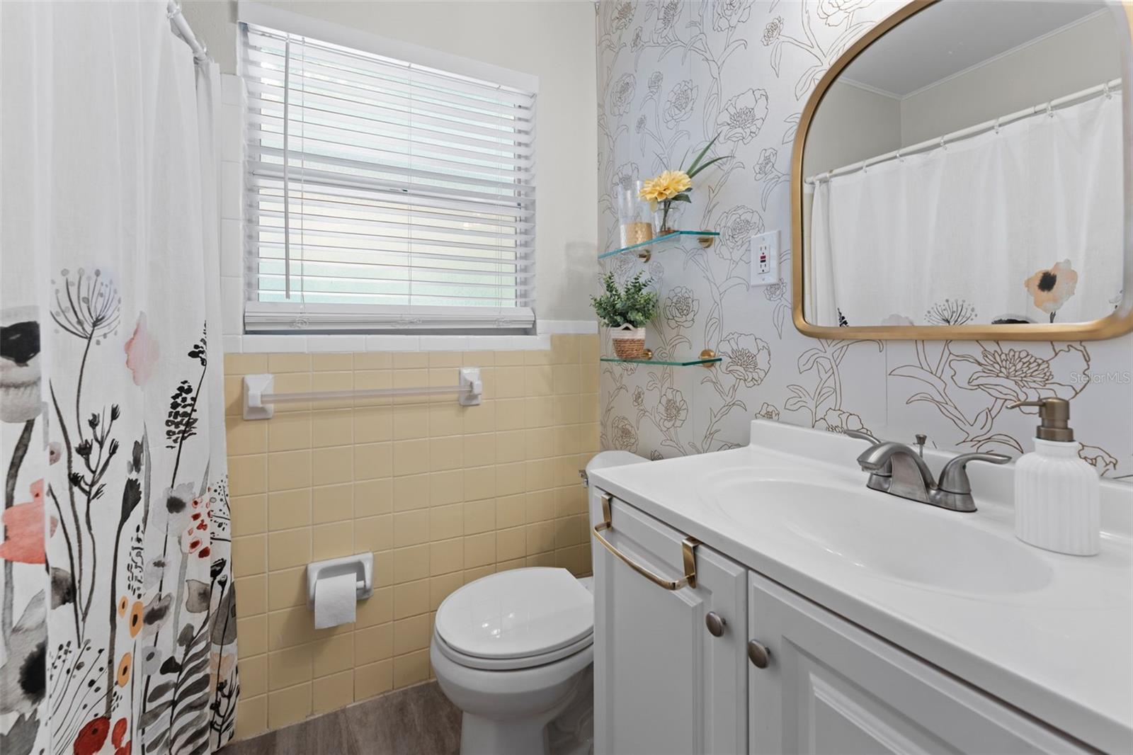 Image 23 of 40 For 5302 Himes Avenue