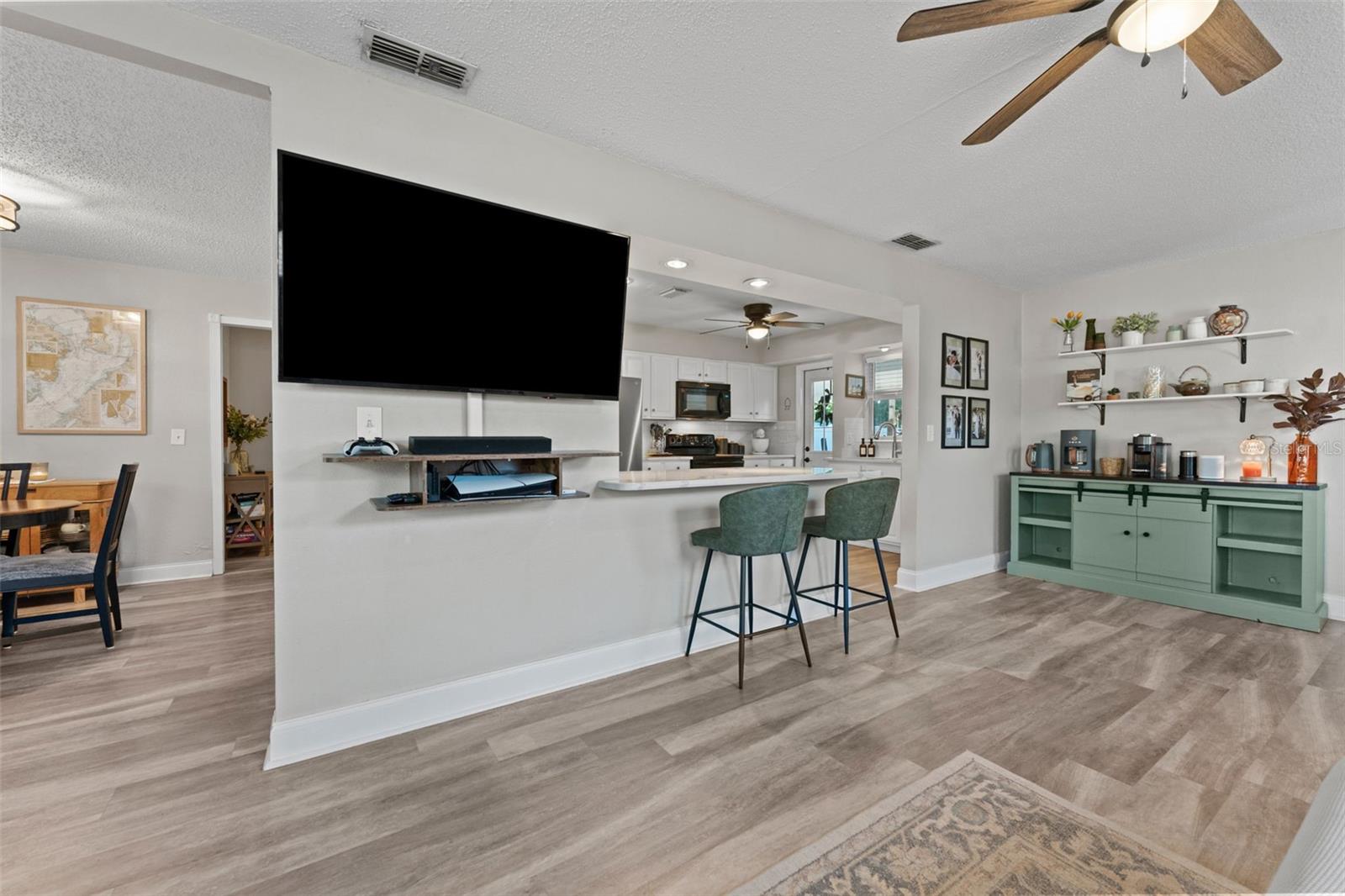 Image 7 of 40 For 5302 Himes Avenue