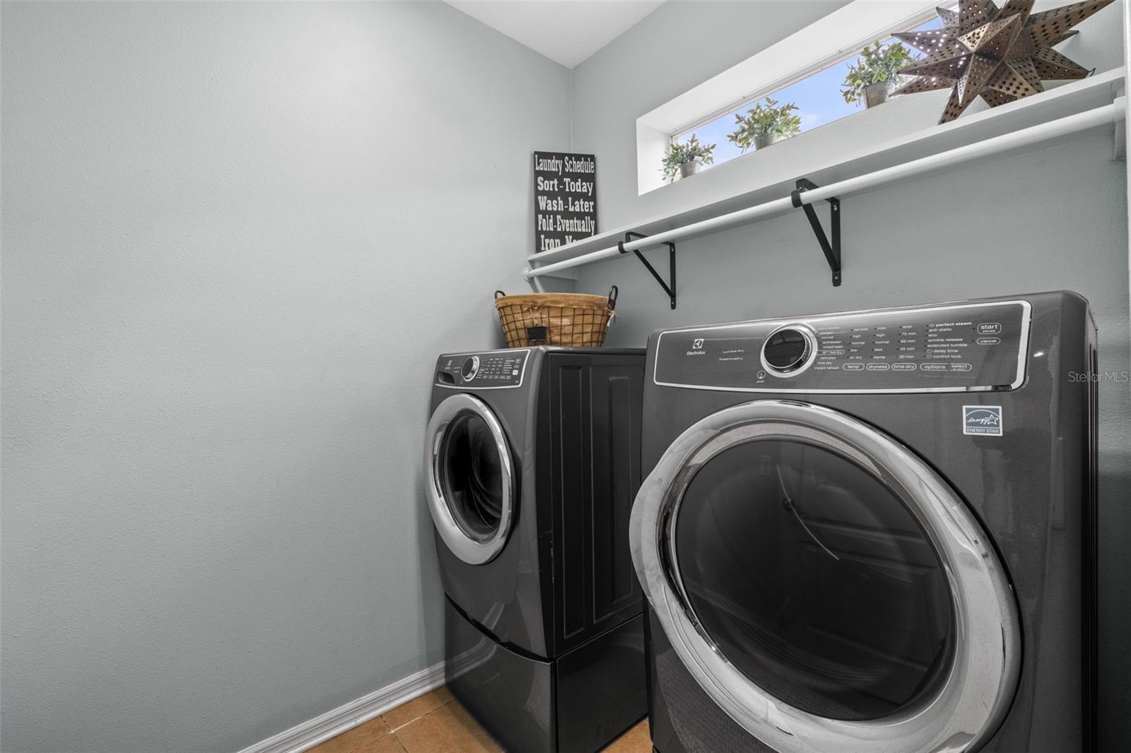 Image 25 of 33 For 18243 Cypress Bay Parkway