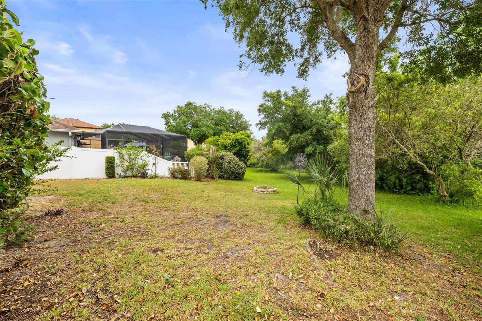 Image 27 of 33 For 18243 Cypress Bay Parkway