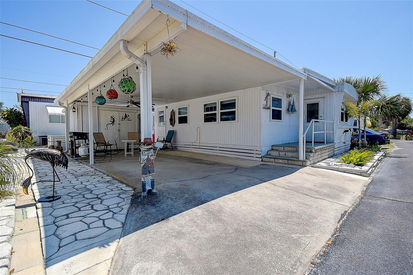 Image 21 of 32 For 14720 113th Avenue 85