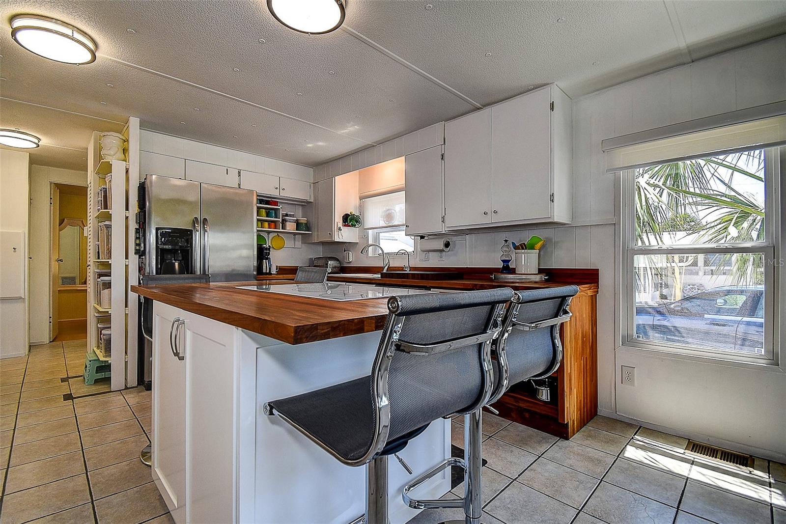 Image 4 of 32 For 14720 113th Avenue 85