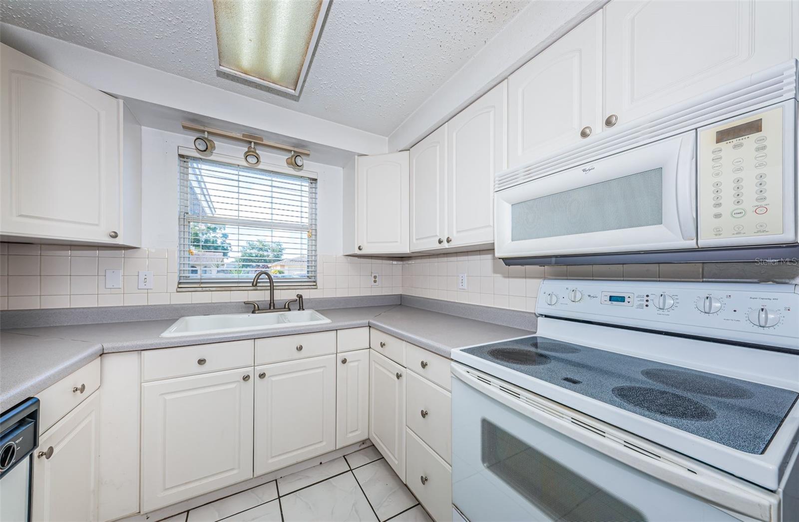 Image 13 of 40 For 9101 86th Avenue