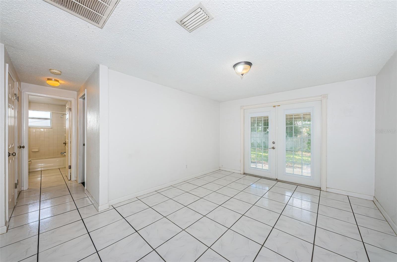 Image 17 of 40 For 9101 86th Avenue