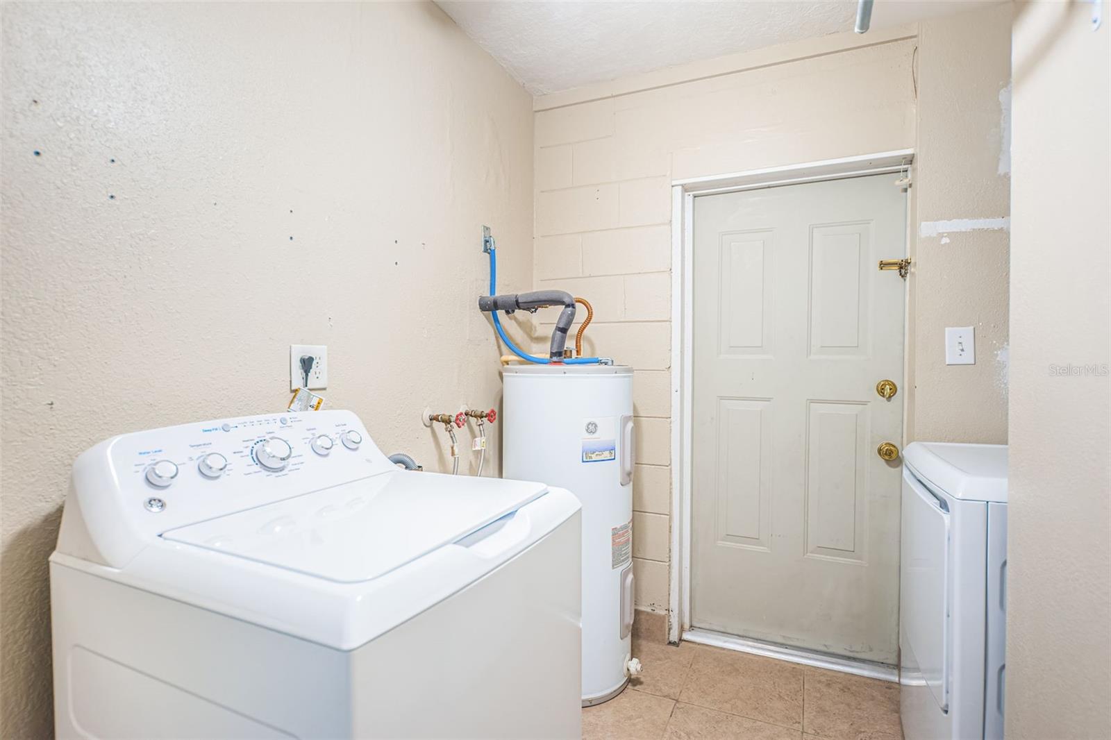 Image 31 of 40 For 9101 86th Avenue