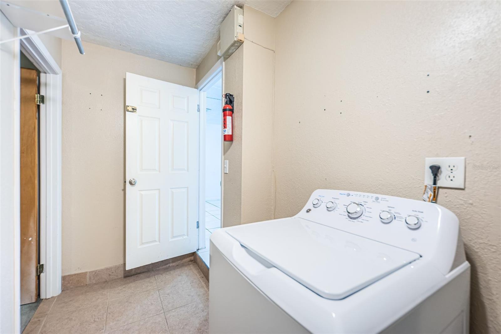 Image 32 of 40 For 9101 86th Avenue