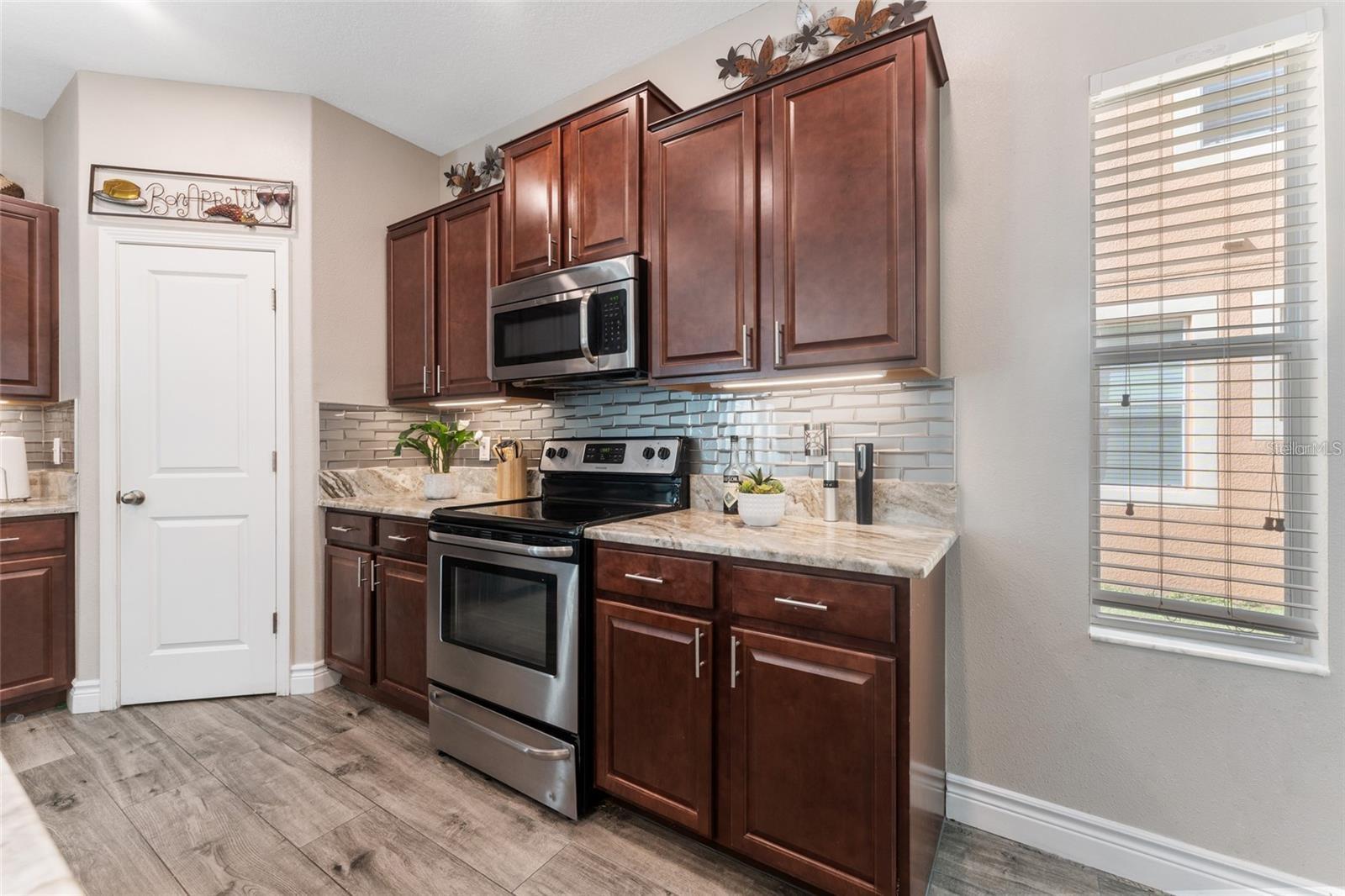 Image 16 of 66 For 21303 Southern Charm Drive