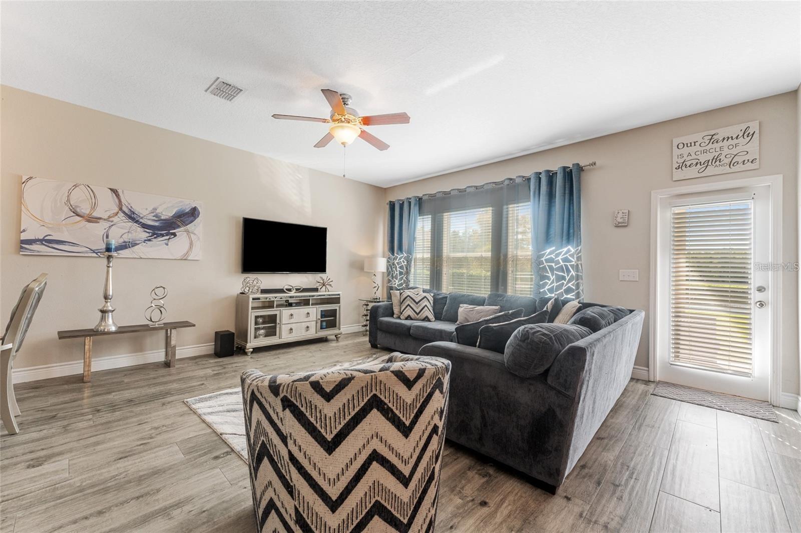 Image 8 of 66 For 21303 Southern Charm Drive