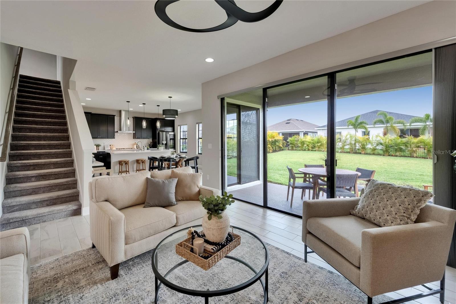 Listing photo id 12 for 5601 Limelight Drive