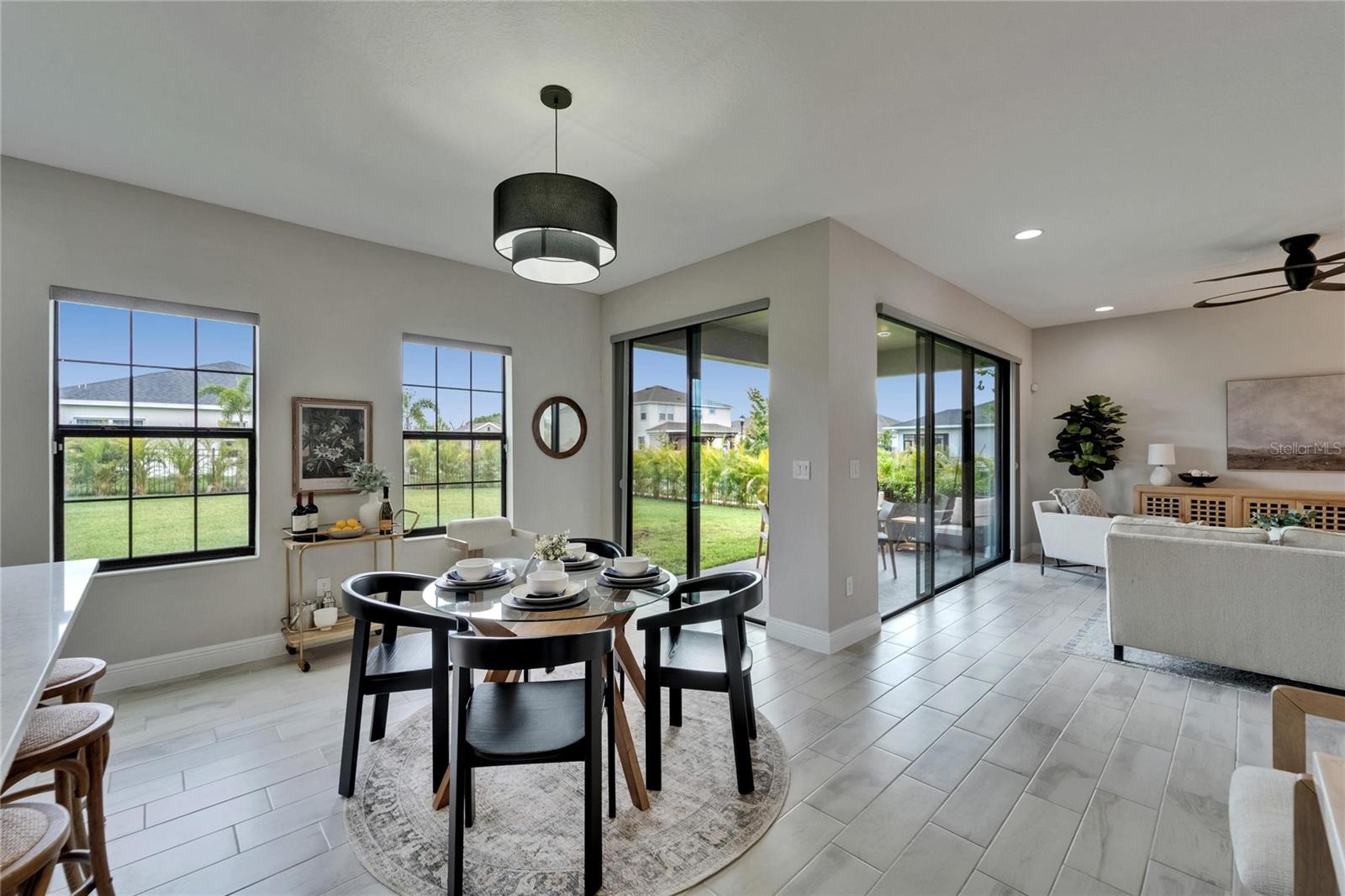 Listing photo id 16 for 5601 Limelight Drive