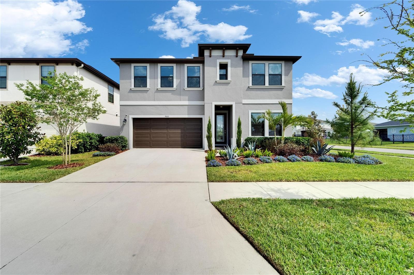 Listing photo id 0 for 5601 Limelight Drive