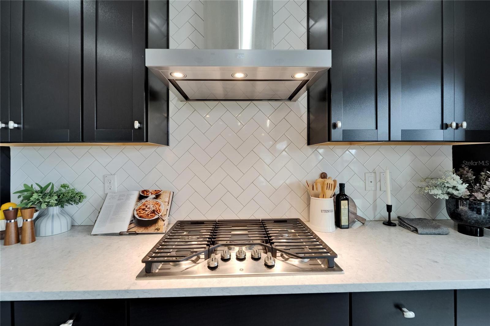Listing photo id 22 for 5601 Limelight Drive