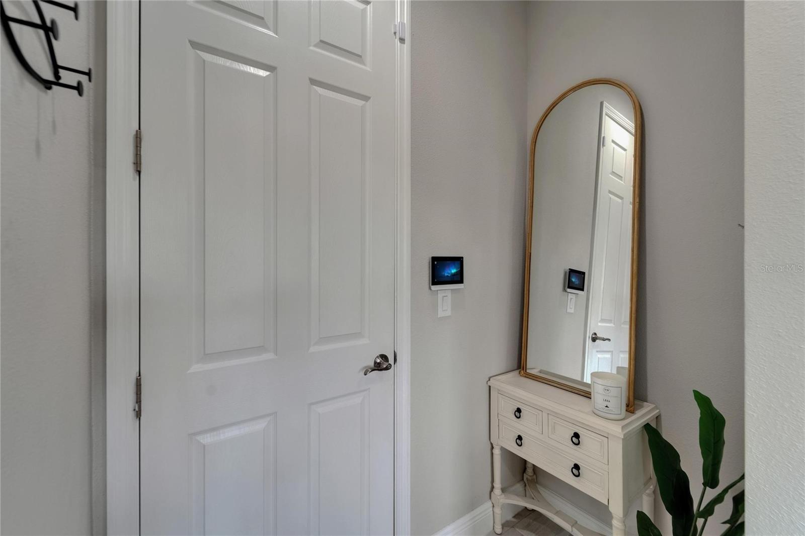 Listing photo id 24 for 5601 Limelight Drive
