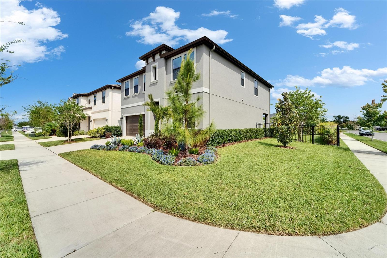 Listing photo id 1 for 5601 Limelight Drive