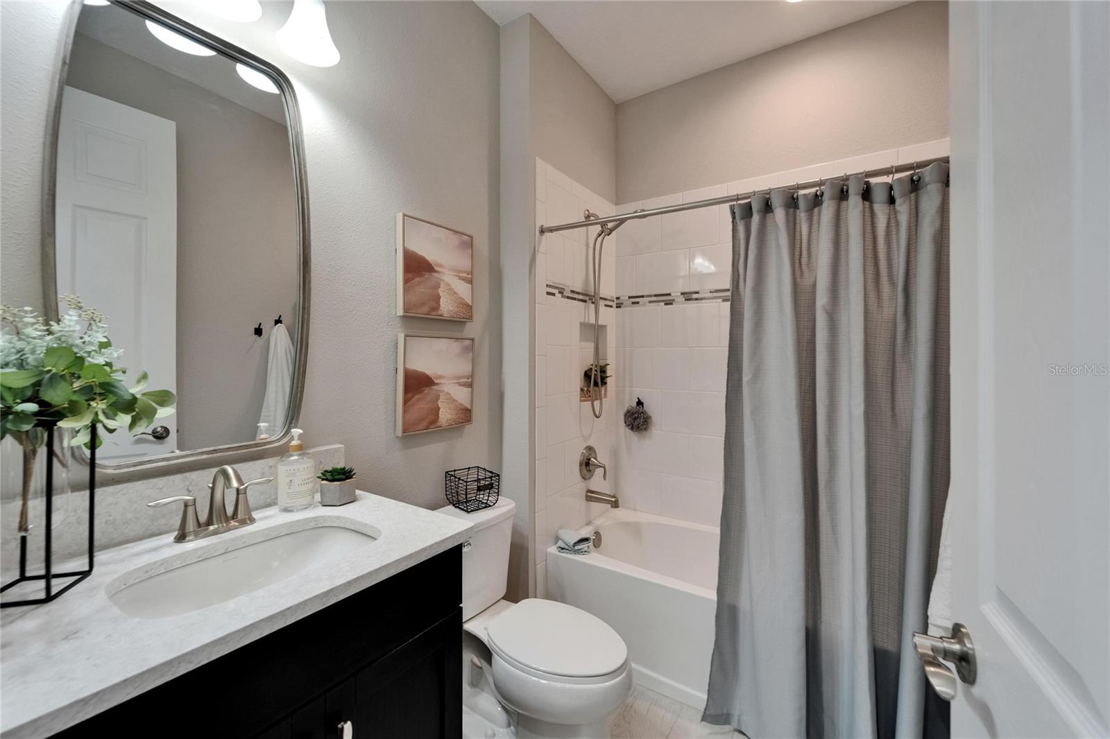 Listing photo id 29 for 5601 Limelight Drive
