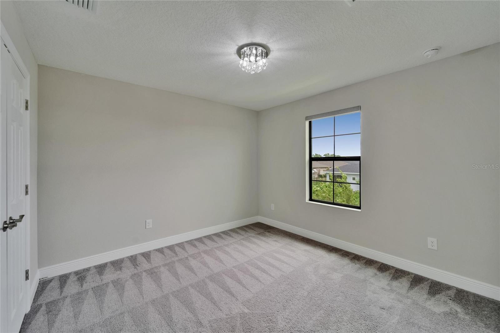 Listing photo id 45 for 5601 Limelight Drive